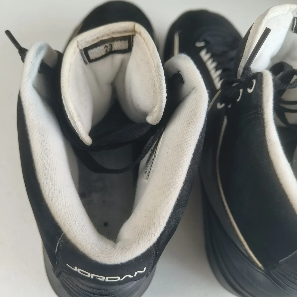 Jordan 2 Retro QF Black 2010 men's sports shoes size 13 style 395709-001. used d